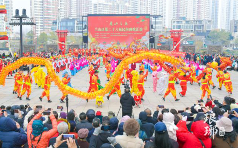 临沂：欢腾秧歌踏春来