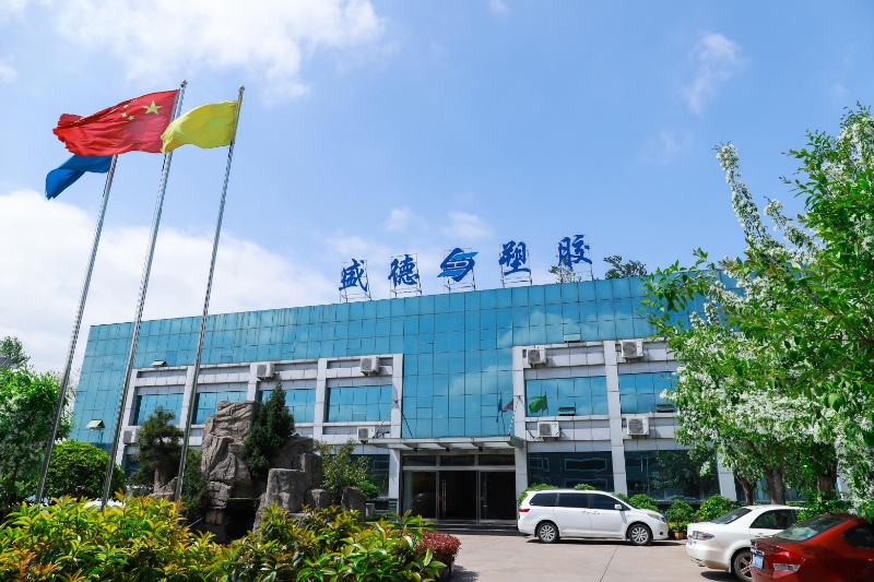 百团千企 商城出海丨盛德塑胶： 一张篷布闯世界
