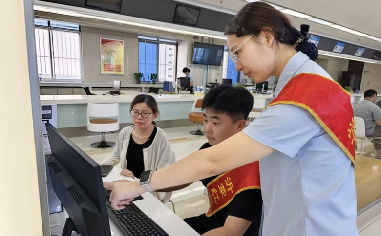 欢迎光临·沂事无忧——营商环境看临沂丨高新区：精细化帮代办为餐饮商户办证“把脉支招”