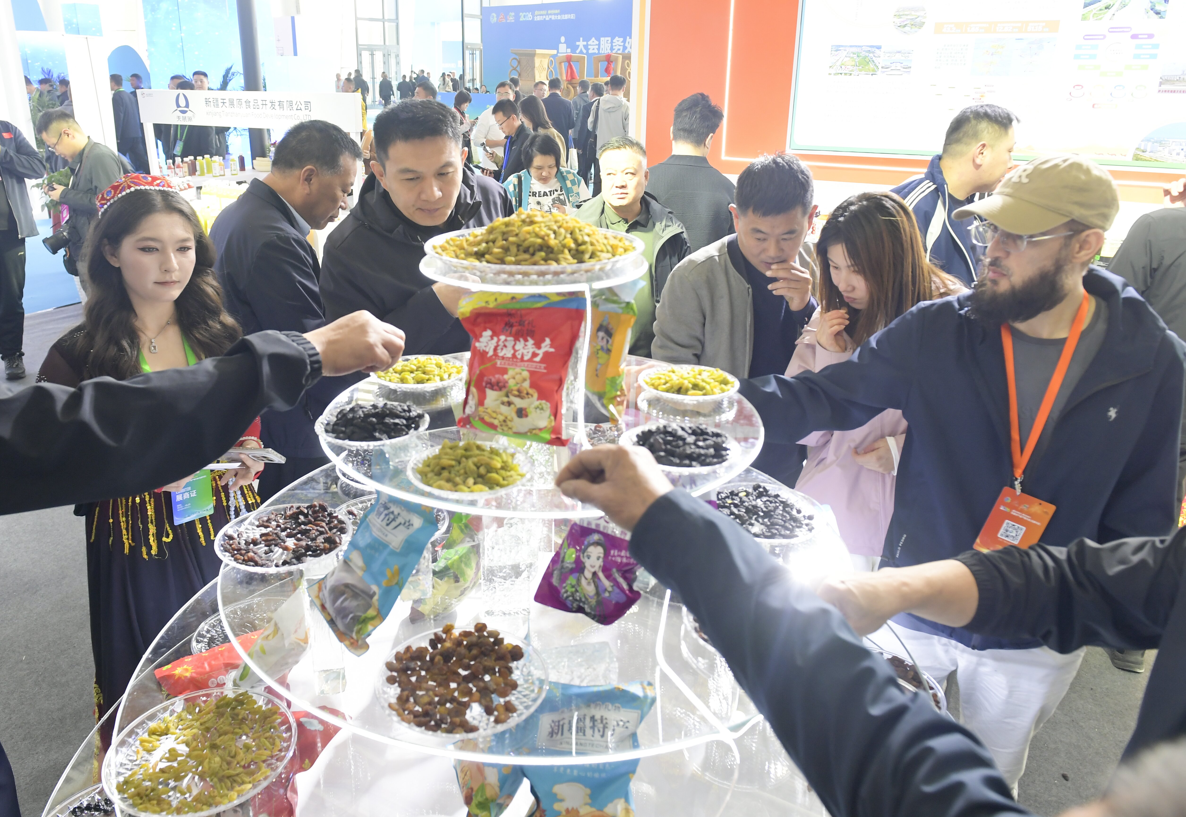 兵团好物下天山，中亚优品进齐鲁！兵团草湖好物借临沂展会打通双向贸易通道