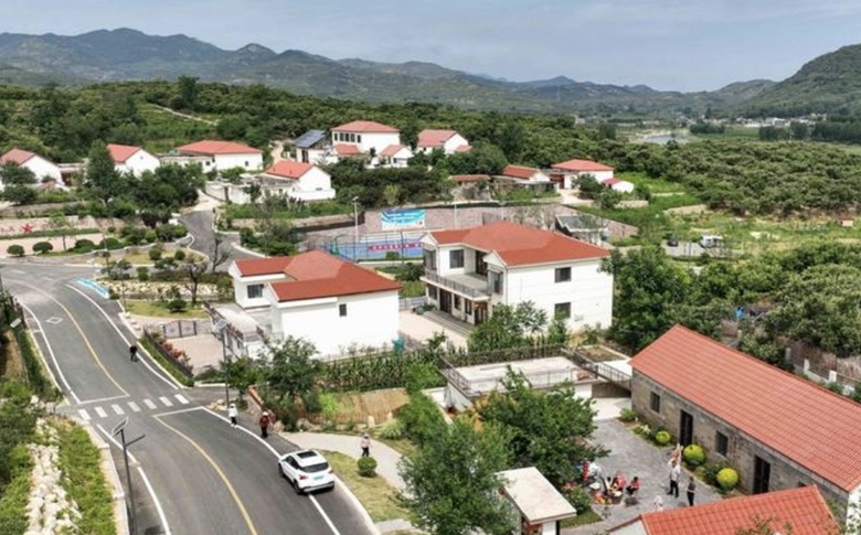 山村蝶变展新颜